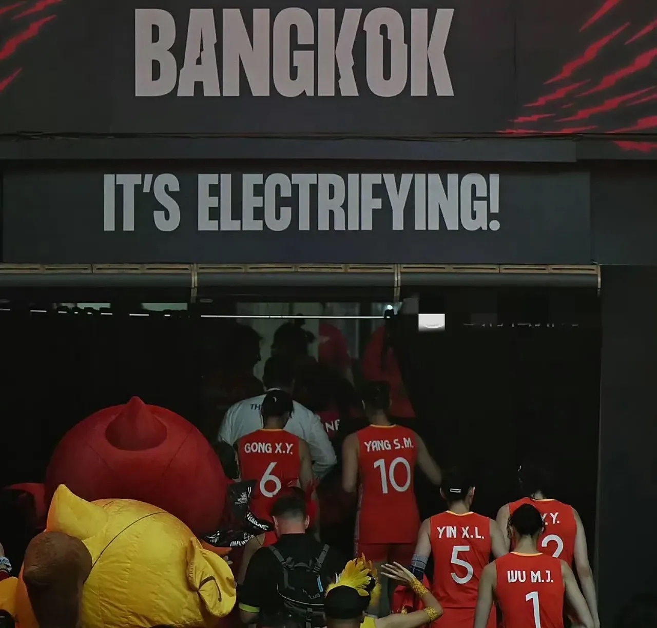 ayx-窗口期突围战来临，托特纳姆围绕英超绝杀压哨，球迷炸锅，控场能力受关注的简单介绍